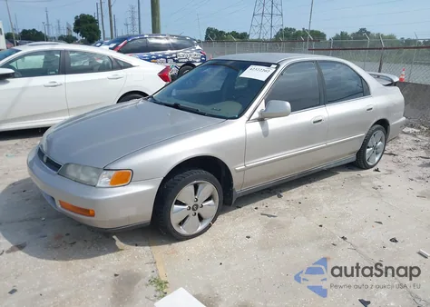 1996 Honda Accord Value z USA, uszkodzony, nr VIN 1HGCD5698TA232320